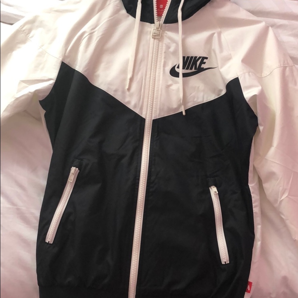 women’s nike windbreaker